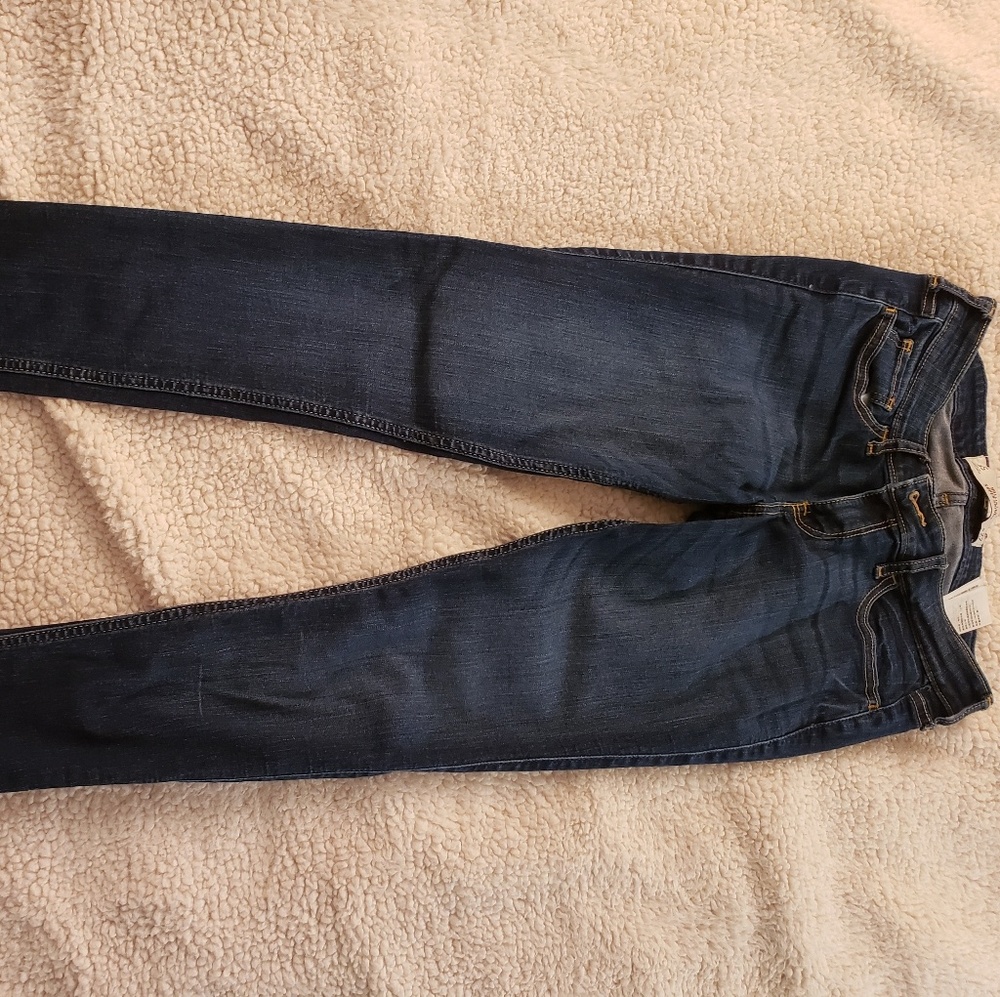 Hollister Super Skinny Juniors Jeans. Size 27.